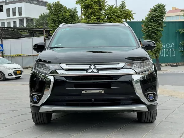 Dịch vụ thay kính chắn gió xe Mitsubishi Outlander Sport tận nơi